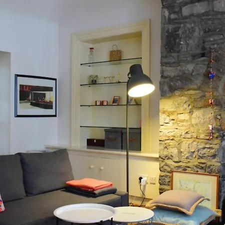 1 Bedroom In Centre Location * Dublin