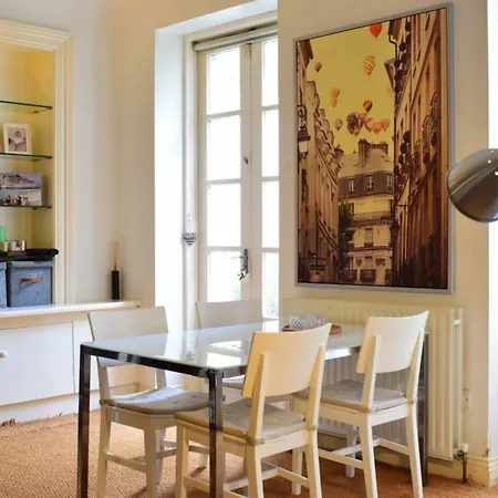 1 Bedroom In Centre Location Appartement